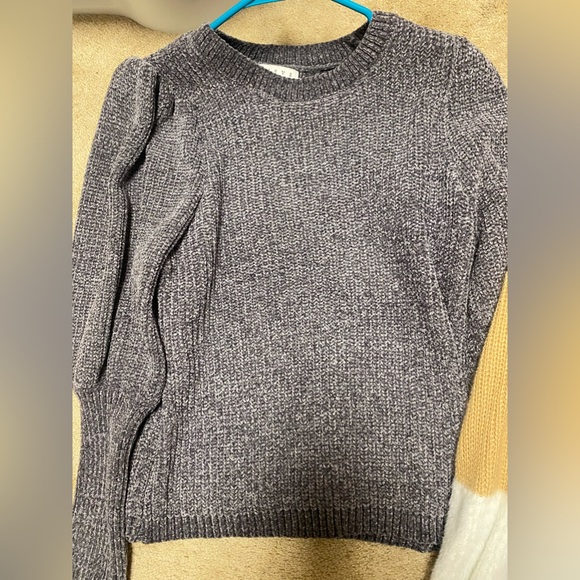 Bundle Deal. 4 Sweaters for 1 flat price. All 4 are new never worn - Picture 2 of 6